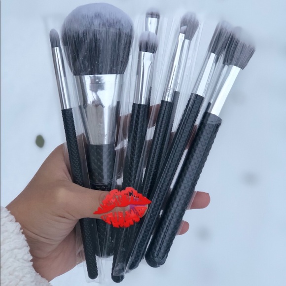 Makeup brushes 😍 - Picture 2 of 2